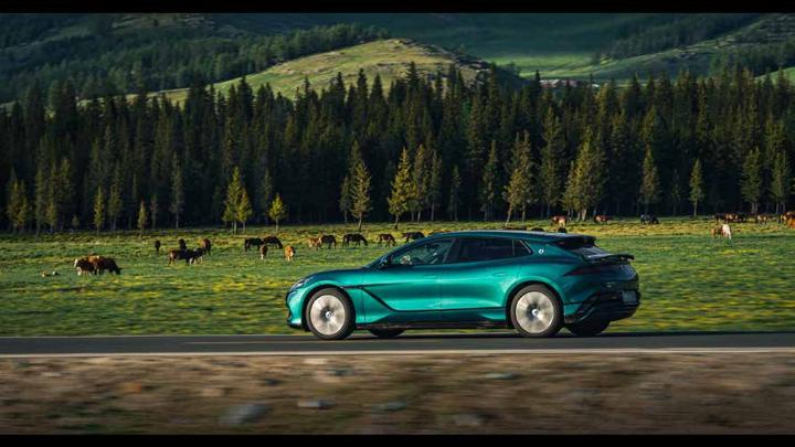 DENZA 腾势 Z9GT · 公路广告 画面 11